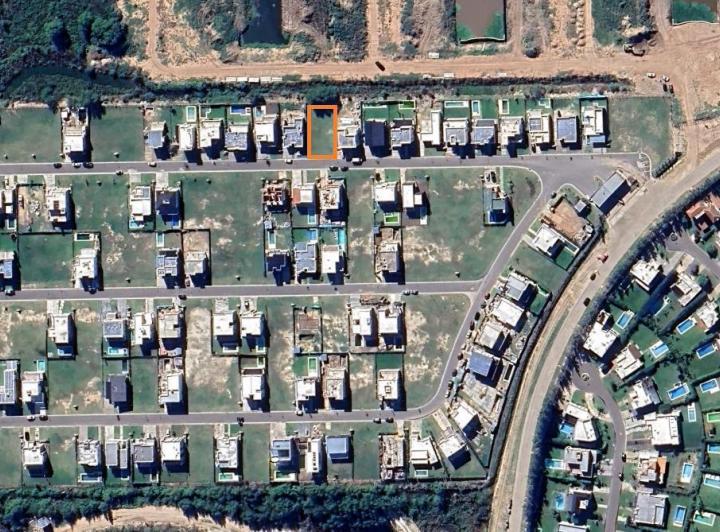 Terreno · 405m²