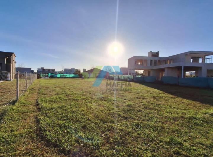 Terreno · 812m²