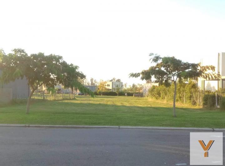 Terreno · 490m²
