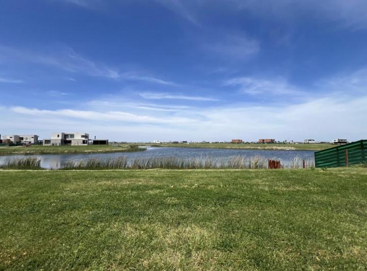 Terreno · 900m²