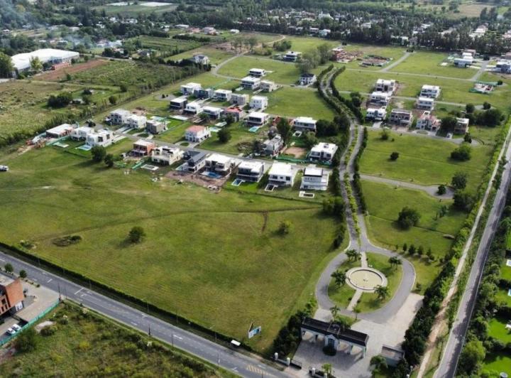 Terreno · 820m²