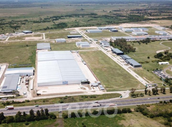 Terreno · 7906m²