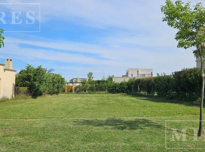 Terreno · 526m²