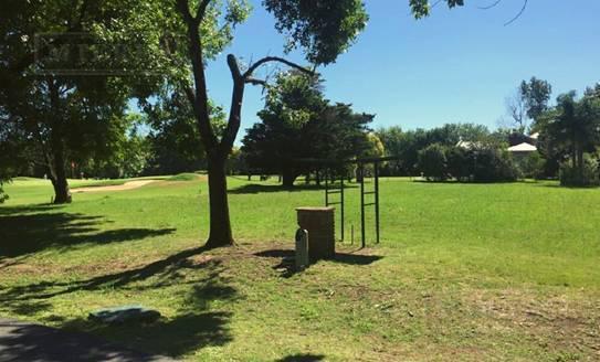 Terreno · 885m²
