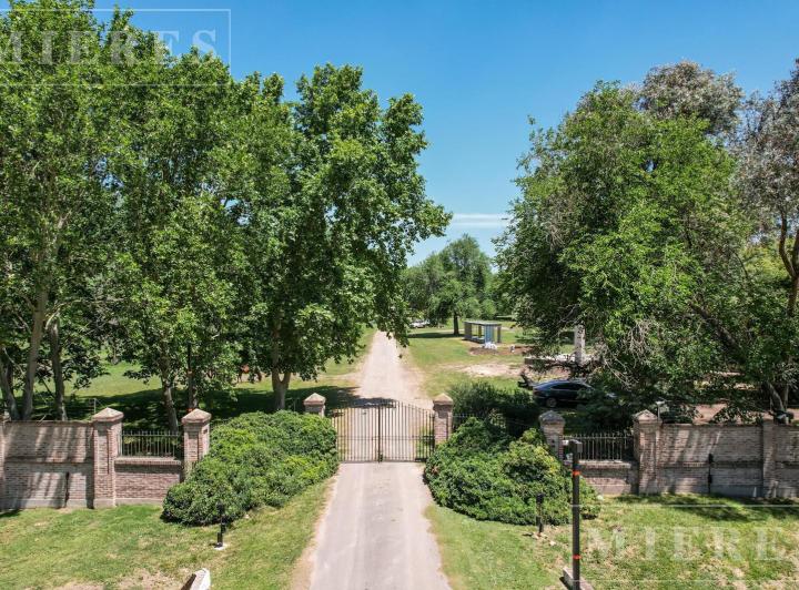 Terreno · 902m²