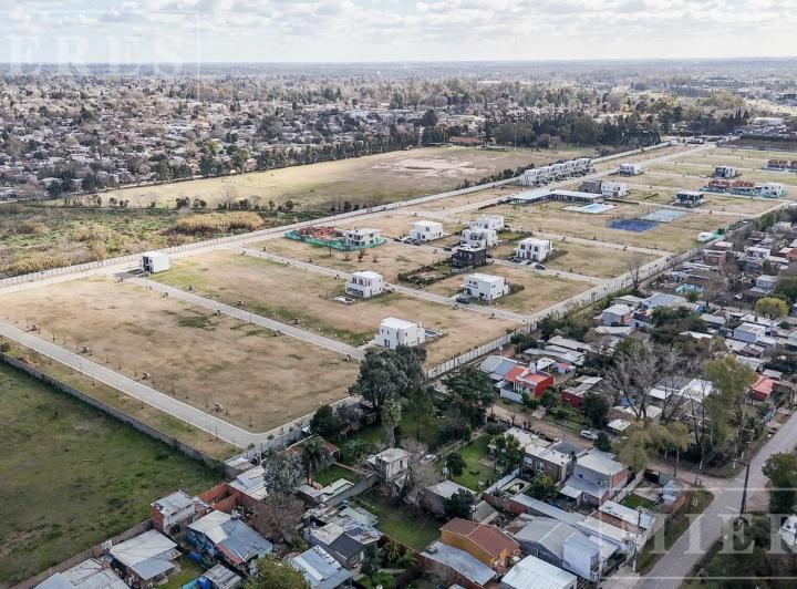 Terreno · 378m²