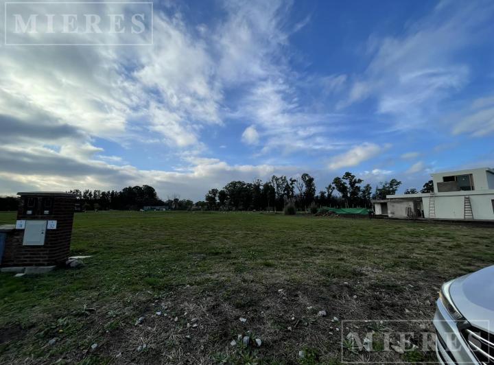 Terreno · 1098m²
