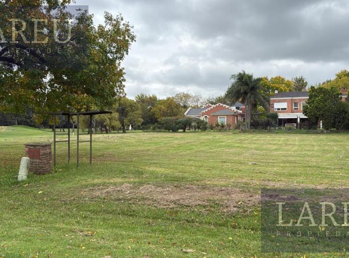 Terreno · 885m²