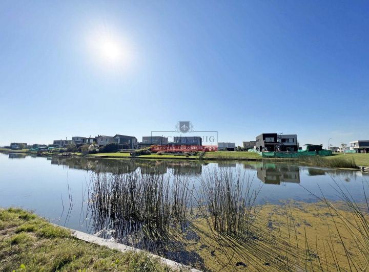 Terreno · 961m²