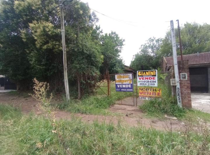 Terreno · 714m²