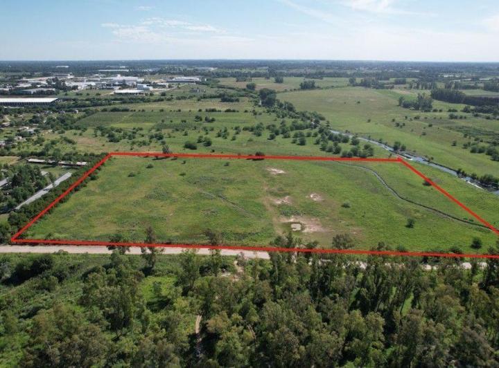 Terreno · 110833m²