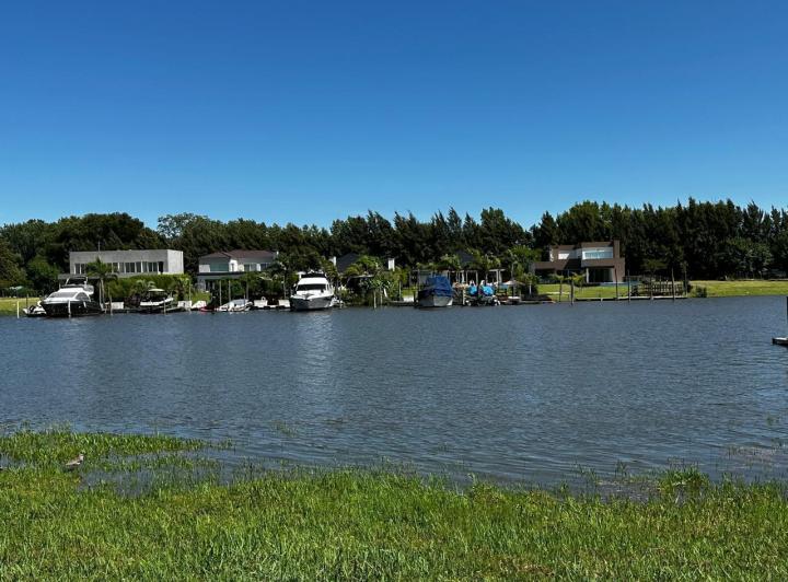 Terreno · 1200m²