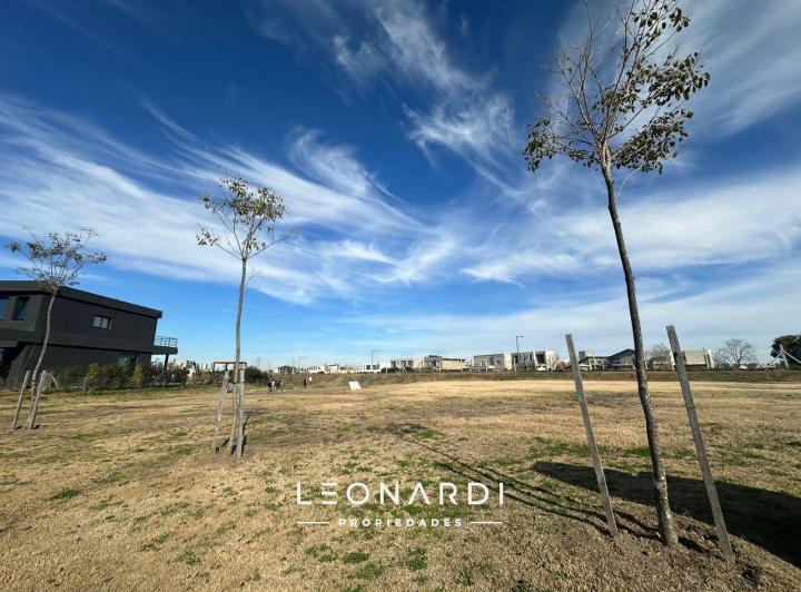 Terreno · 642m²