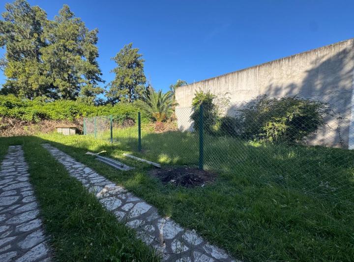 Terreno · 303m²