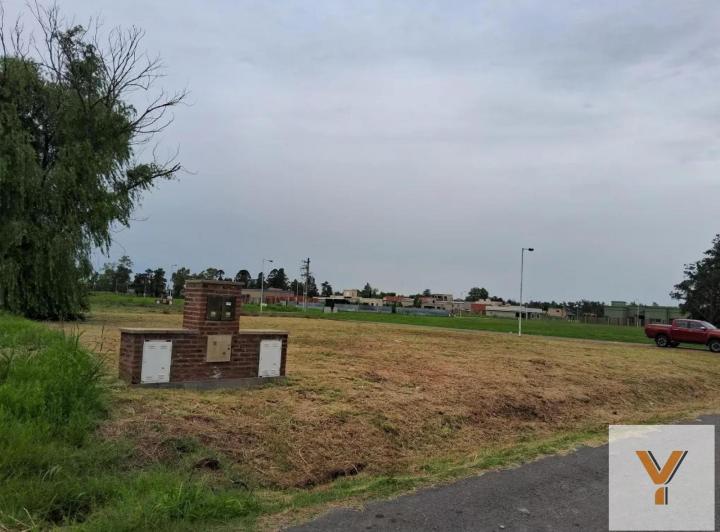 Terreno · 904m²