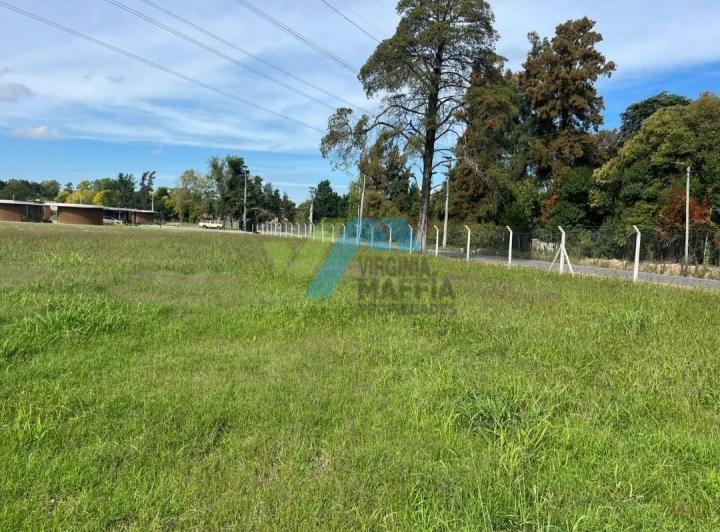 Terreno · 678m²