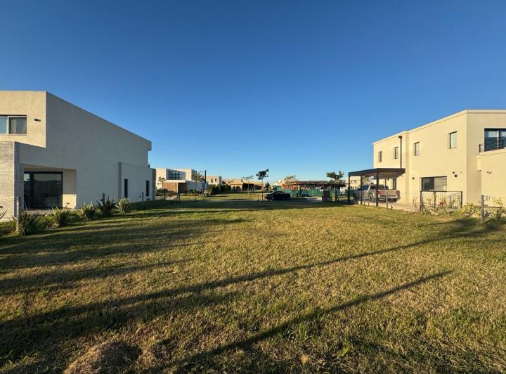 Terreno · 600m²