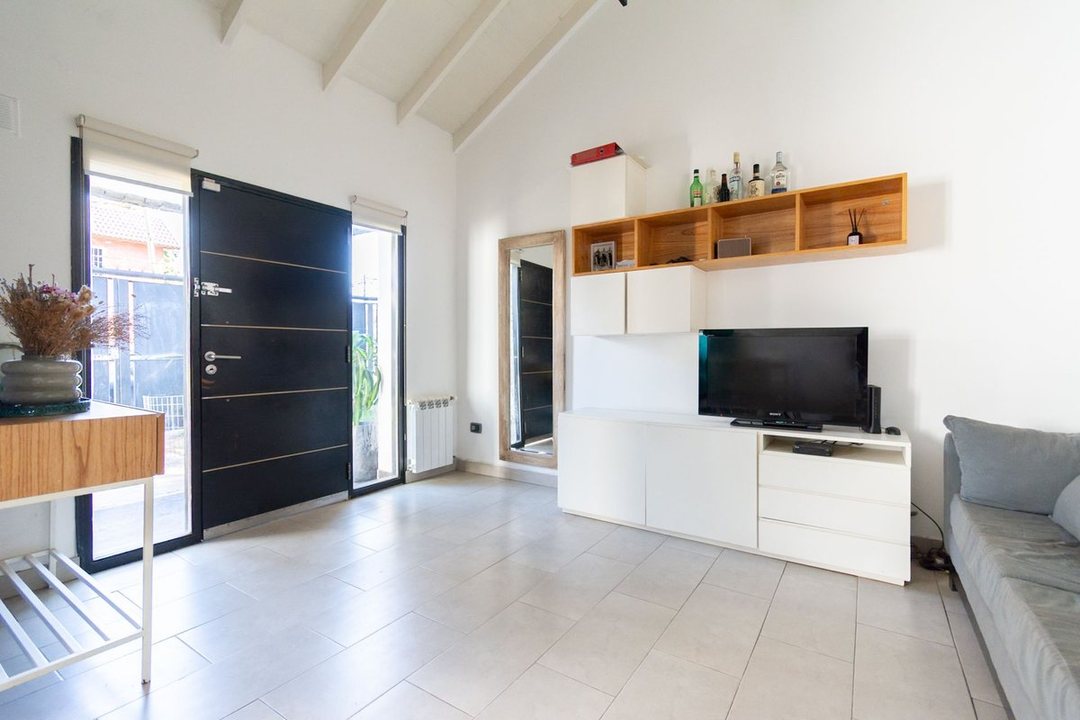VENTA CASA EN CASTELAR NORTE 3 AMBIENTES PB