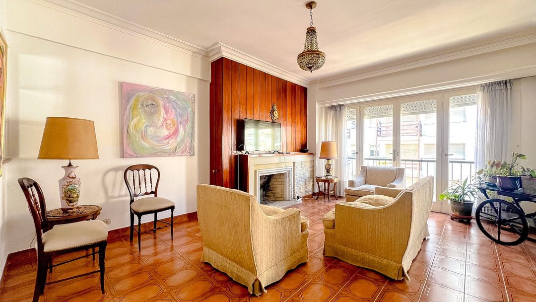 VENTA DEPARTAMENTO 4 AMBIENTES AL FRENTE CENTRO