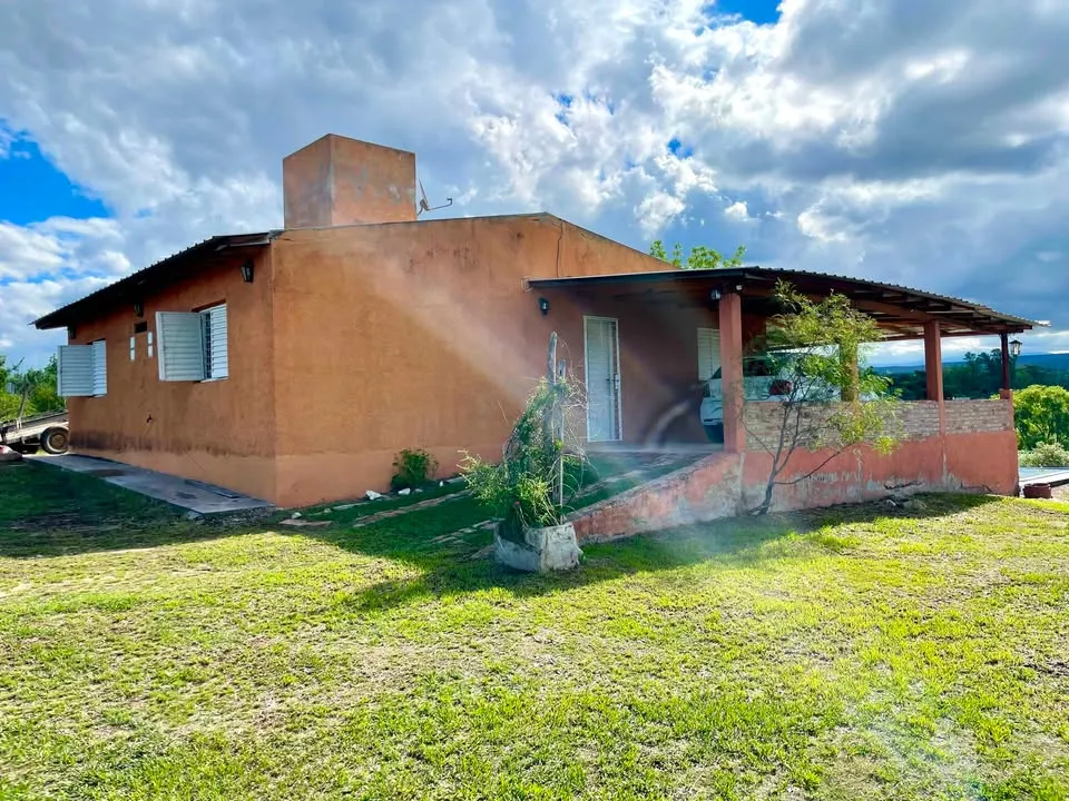 ALQUIO ANUAL EXCELENTE CHALET AMOBLADO CON PISCINA Y GRAN PARQUE HERMOSA CASA COMPLETA CON MUEBLES A MINUTOS DE VILLA CARLOS PAZ EN SANTA CRUZ DEL LAGO