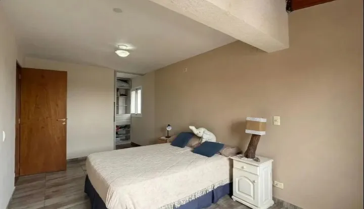 Venta Departamento en Barrio General Paz. 3 Dorm. 2 Baños. Impecable