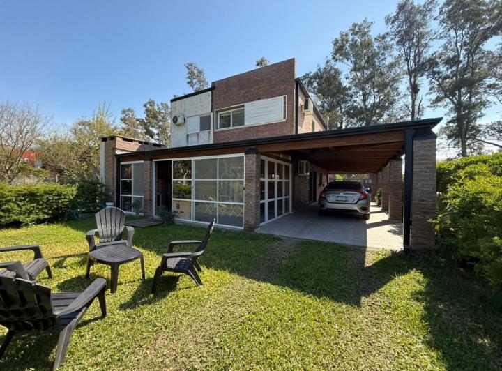 Casa · 226m² · 5 Ambientes · 3 Cocheras