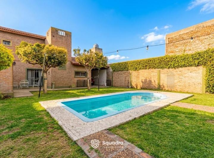 Casa · 187m² · 5 Ambientes · 3 Cocheras