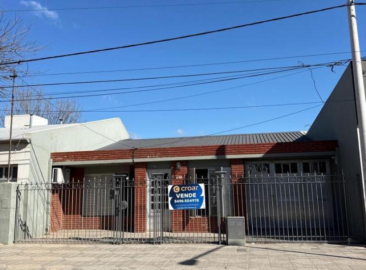 Casa · 160m² · 8 Ambientes · 1 Cochera