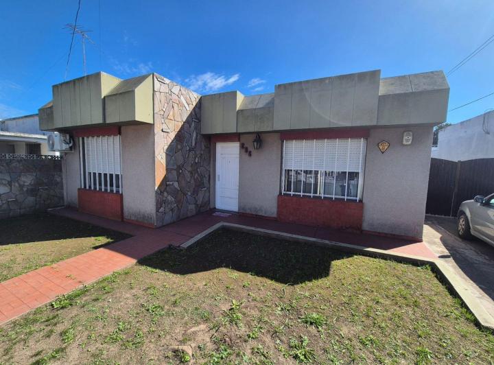 Casa · 140m² · 3 Ambientes · 2 Cocheras