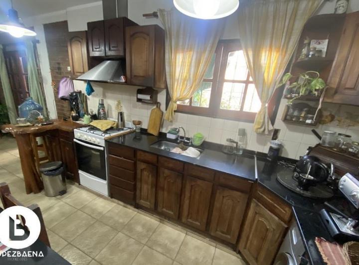 Casa · 186m² · 7 Ambientes · 2 Cocheras