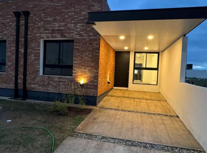 Casa · 67m² · 4 Ambientes · 1 Cochera