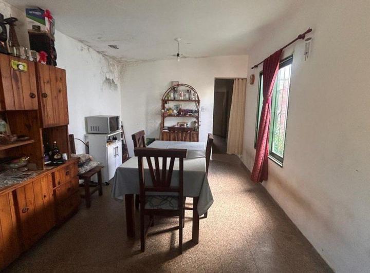 Casa · 93m² · 5 Ambientes · 1 Cochera