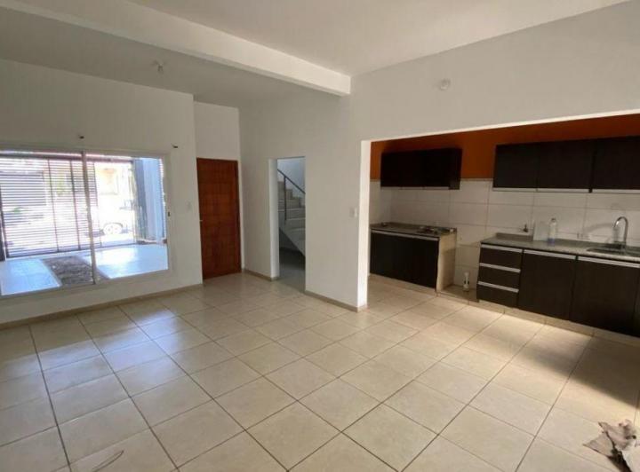 Casa · 254m² · 3 Ambientes · 1 Cochera