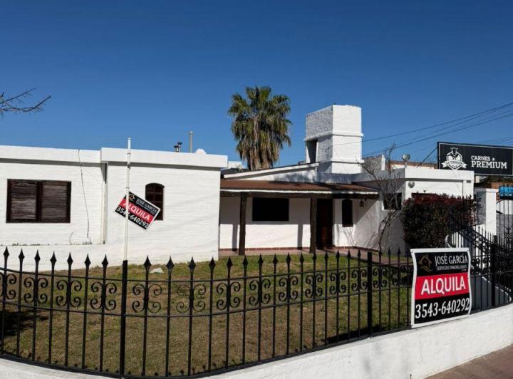 Casa · 329m² · 13 Ambientes · 1 Cochera