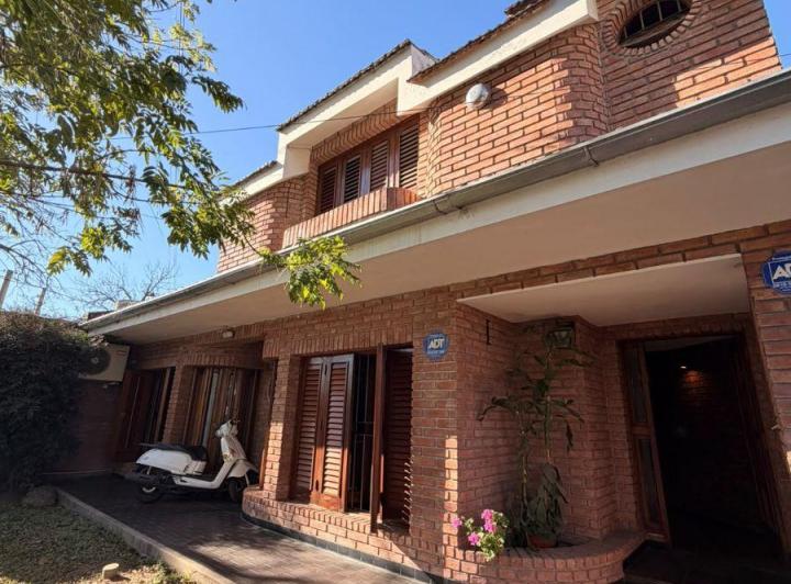 Casa · 100m² · 3 Ambientes · 1 Cochera