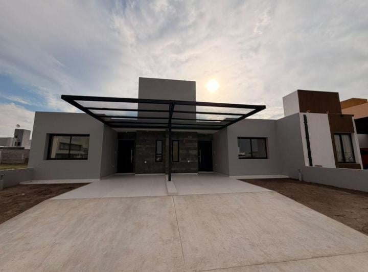 Casa · 65m² · 4 Ambientes · 1 Cochera