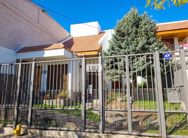 Casa · 380m² · 5 Ambientes · 3 Cocheras