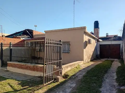 Casa 2 dormitorios a refaccionar, paraná