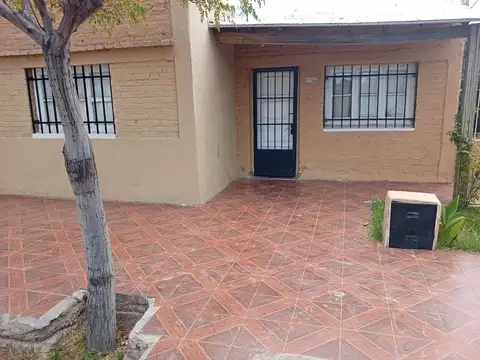 Venta casa con gran jardín en  san martin