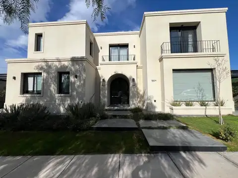 Casa en venta, barrio dalvian.