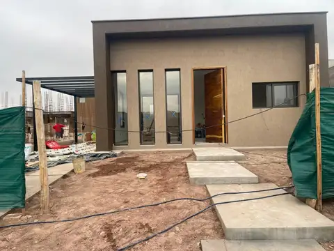 Casa en venta en lar de terrada a estrenar.permuta