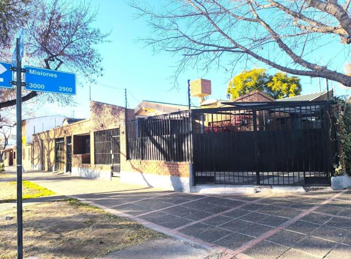 Casa · 200m² · 8 Ambientes