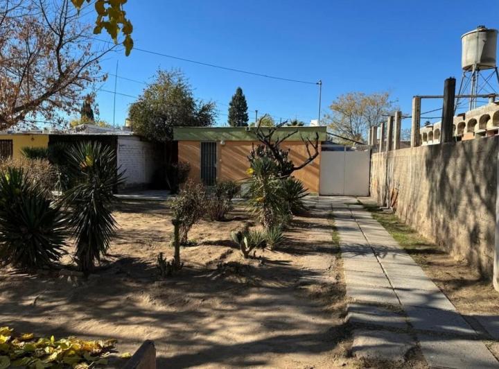 Casa · 76m² · 6 Ambientes · 1 Cochera