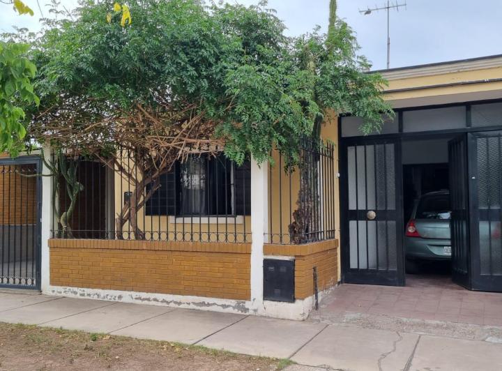 Casa · 200m² · 6 Ambientes · 2 Cocheras