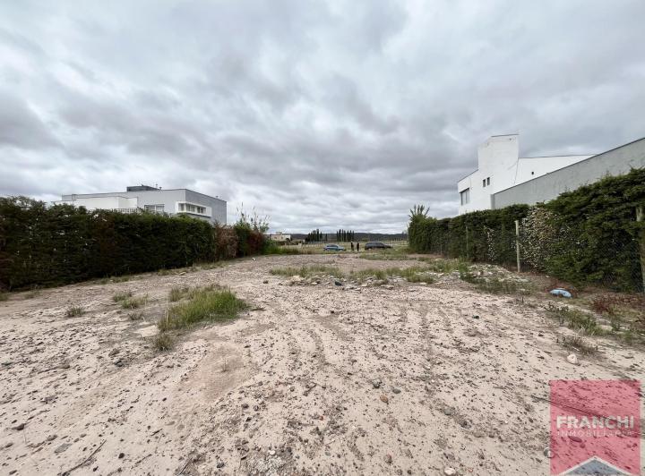 Terreno · 1035m²