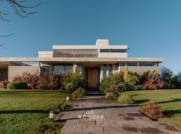 Casa · 523m² · 5 Ambientes · 2 Cocheras