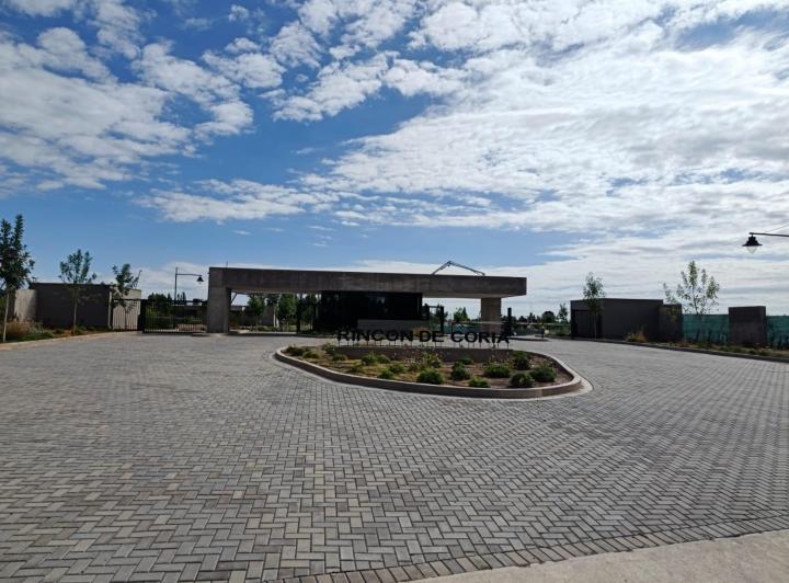 Terreno · 728m²