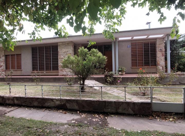 Casa · 359m² · 4 Ambientes · 3 Cocheras