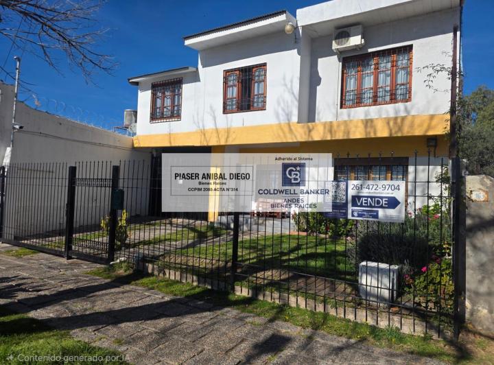 Casa · 302m² · 8 Ambientes · 3 Cocheras