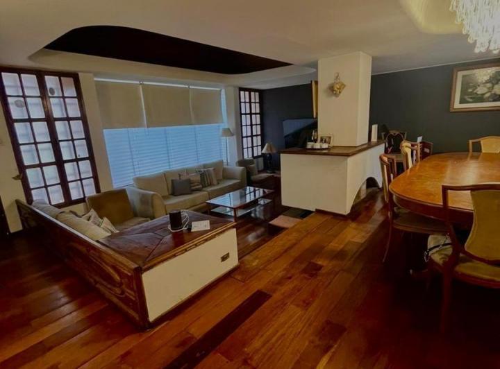 Casa · 262m² · 3 Dormitorios · 1 Cochera
